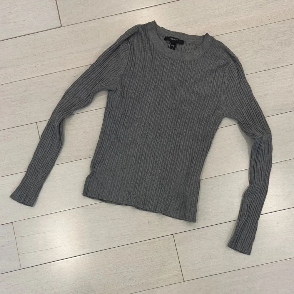 Forever 21 Heather Gray Ribbed Top